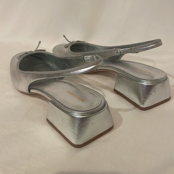 NEW Reformation Margarita Slingback Round Toe Metallic Leather Block Heel - Picture 9 of 14